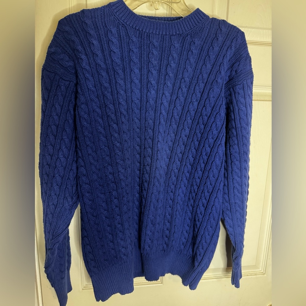 Classic Men's Cable Knit Crewneck Sweater